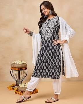 women embroidered straight kurta set