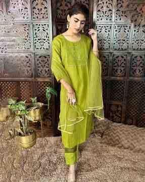 women embroidered straight kurta set