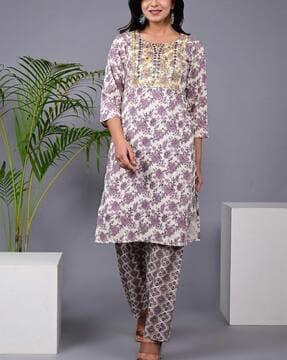 women embroidered straight kurta set