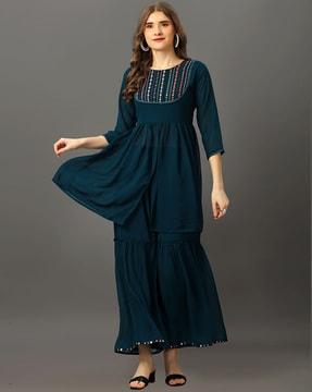 women embroidered straight kurta set