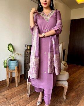 women embroidered straight kurta set