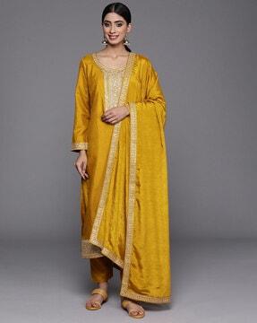 women embroidered straight kurta set