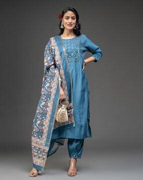 women embroidered straight kurta set