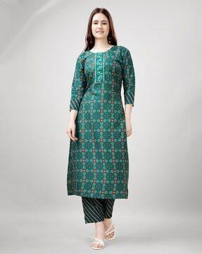 women embroidered straight kurta set