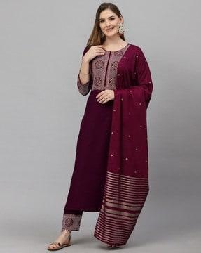 women embroidered straight kurta set