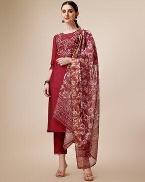 women embroidered straight kurta set