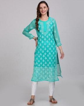 women embroidered straight kurta set