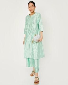 women embroidered straight kurta with palazzos