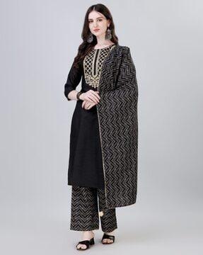 women embroidered straight kurta with pants & dupatta