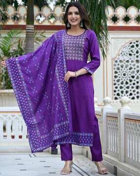 women embroidered straight kurta with pants & dupatta