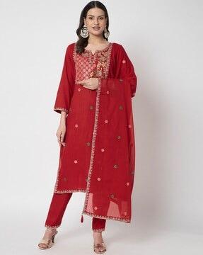 women embroidered straight kurta with pants & dupatta