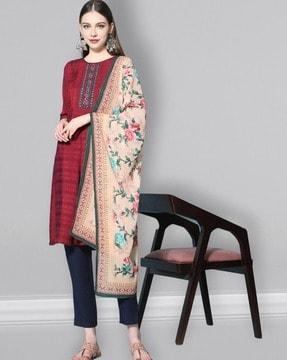 women embroidered straight kurta with pants & dupatta