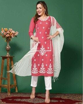 women embroidered straight kurta with pants & dupatta