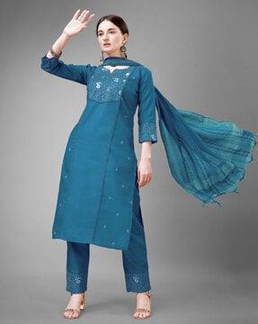 women embroidered straight kurta with pants & dupatta