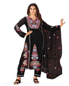 women embroidered straight kurta with pants & dupatta