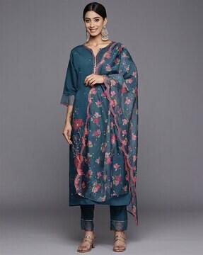 women embroidered straight kurta with pants & dupatta