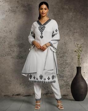 women embroidered straight kurta with pants & dupatta