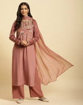 women embroidered straight kurta with pants & dupatta