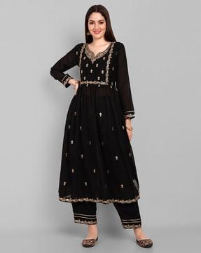 women embroidered straight kurta with pants set