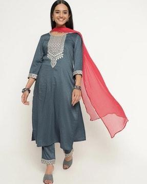 women embroidered straight kurta with pants with dupatta