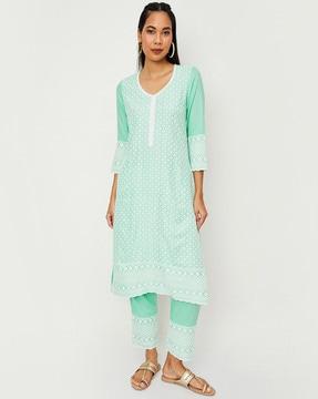 women embroidered straight kurta with pants