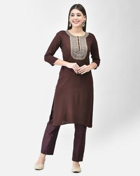 women embroidered straight kurta with pants