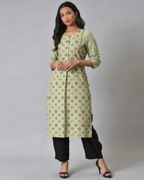 women embroidered straight kurta with pants