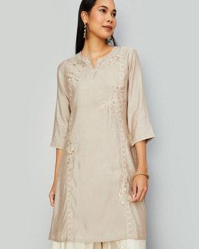 women embroidered straight kurta