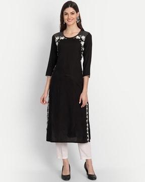 women embroidered straight kurta