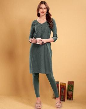 women embroidered straight kurta