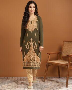 women embroidered straight kurta