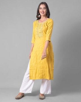 women embroidered straight kurta