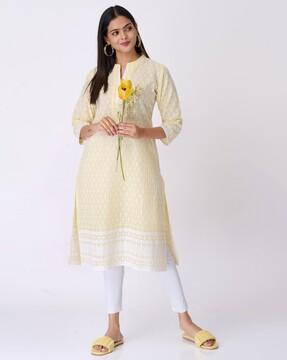 women embroidered straight kurta