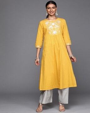 women embroidered straight kurta