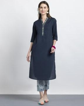 women embroidered straight kurta