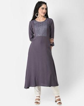 women embroidered straight kurta