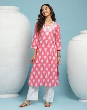 women embroidered straight kurta