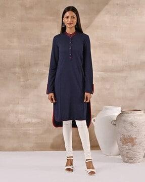 women embroidered straight kurti with mandarin collar