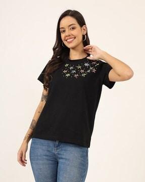 women embroidered t-shirt with round neck