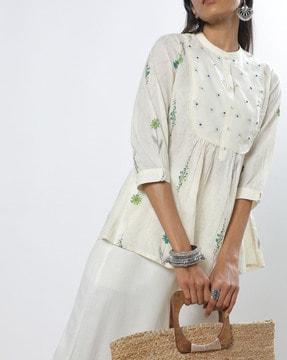 women embroidered tunic