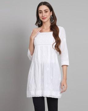women embroidered tunic