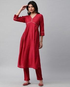 women embroidered v-neck flared kurta