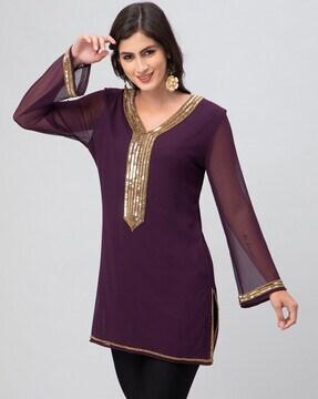 women embroidered v-neck straight kurti