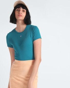 women essential ribbed slim fit round-neck t-shirt