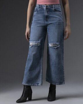 women flared jeans with 5-pocket styling