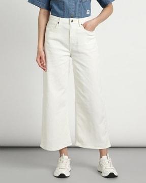 women flared jeans with insert pockets