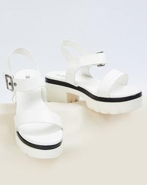 women flat sandals with belt-buckle closure