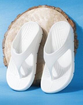 women flip-flops with round toes