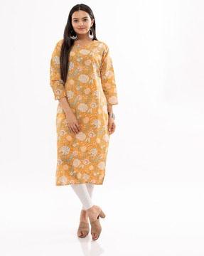 women floral a-line kurta with round neck