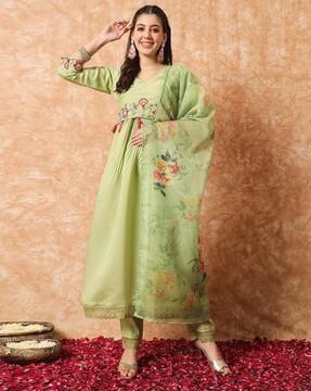 women floral embroidered anarkali kurta set